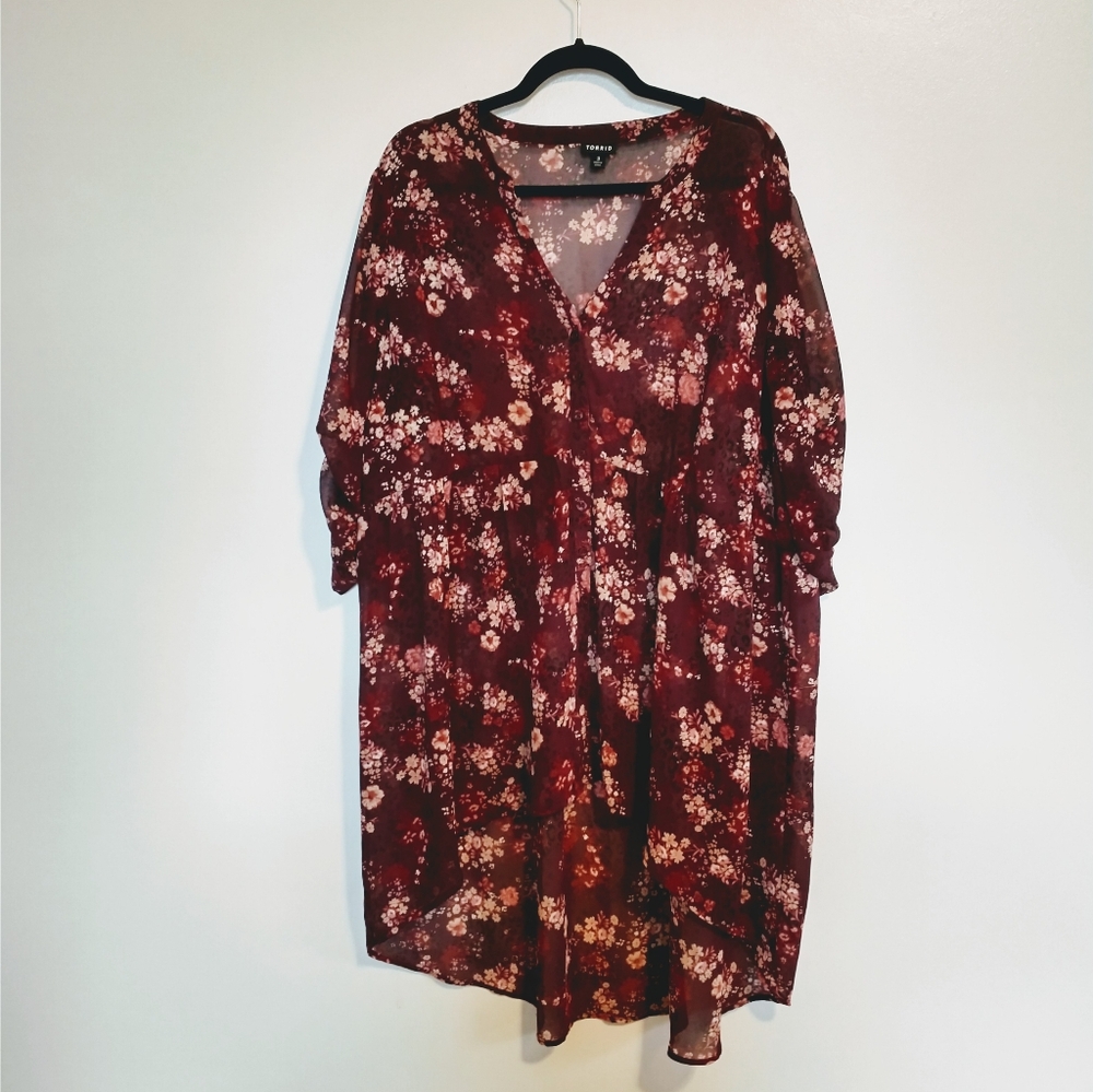 Torrid purple floral sheer tunic top with v neck size 3